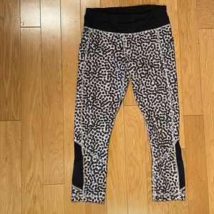 Size 4 Pace Rival Cropped Leggings